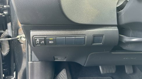 Used 2021 Toyota Corolla LE image 15
