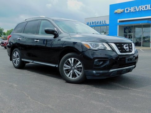 Used 2017 Nissan Pathfinder S image 2