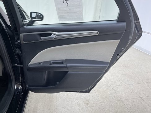 Used 2018 Ford Fusion S image 12