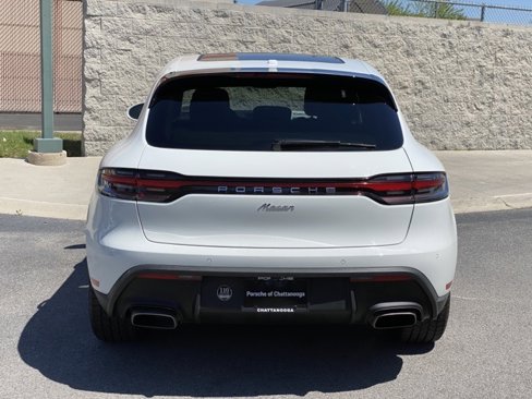 Certified 2025 Porsche Macan image 6