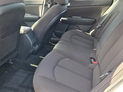 Used 2019 Kia Optima LX image 10