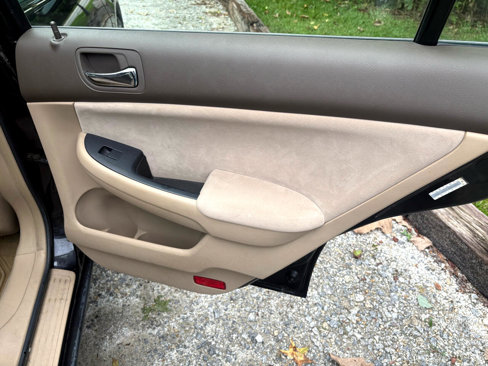 Used 2004 Honda Accord LX image 15