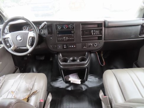 Used 2017 Chevrolet Express 2500 image 10