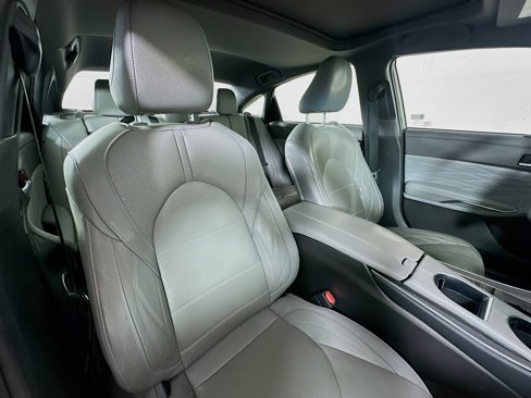 Used 2019 Toyota Avalon Limited image 28