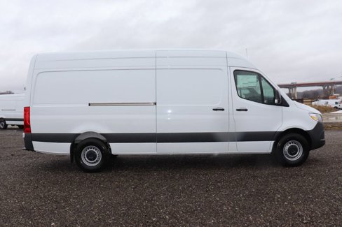 Used 2022 Mercedes-Benz Sprinter 2500 image 6