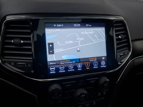 Used 2019 Jeep Grand Cherokee Limited image 25