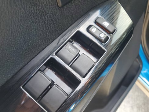 Used 2018 Toyota RAV4 Limited image 22