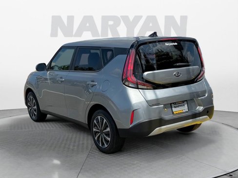 Used 2023 Kia Soul LX image 6