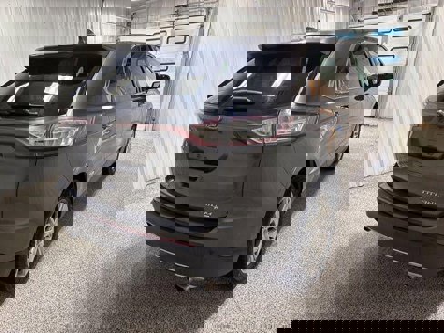 Used 2016 Ford Edge Titanium image 16