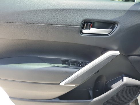 Used 2024 Toyota Corolla Cross XLE image 25