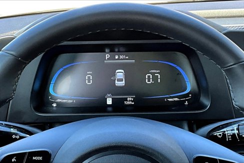 Certified 2025 Hyundai Elantra Sport image 13