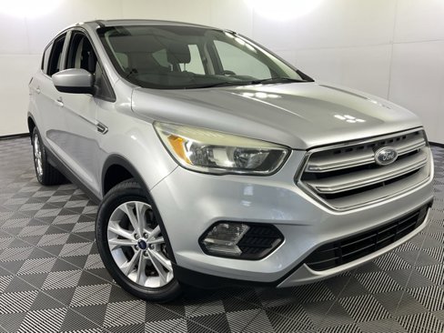 Used 2017 Ford Escape SE image 42