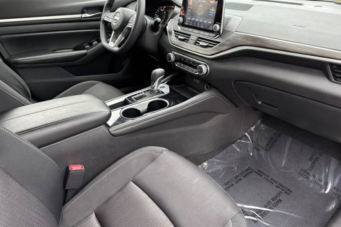 Used 2023 Nissan Altima 2.5 SV image 17