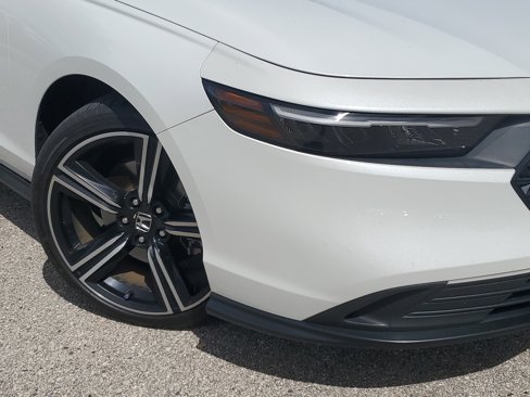 Used 2023 Honda Accord Sport image 2