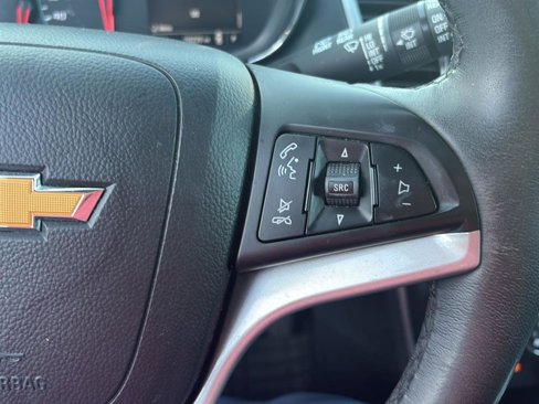 Used 2018 Chevrolet Trax LT w/ LT Convenience Package image 11