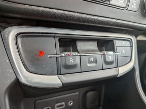 Used 2023 GMC Terrain SLE w/ Driver Convenience Package image 16