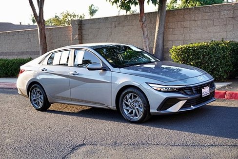 Certified 2024 Hyundai Elantra SEL image 6