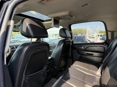 Used 2009 Chevrolet Suburban 2500 LT image 24