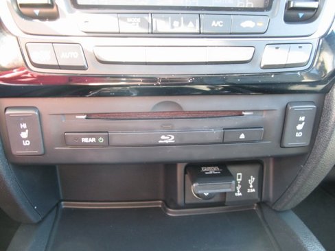 Used 2017 Honda Pilot Touring image 28