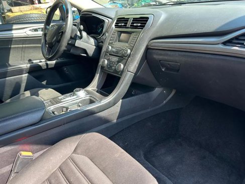 Used 2017 Ford Fusion SE image 13