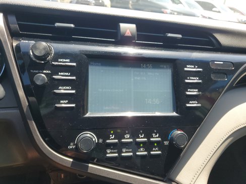 Used 2019 Toyota Camry SE image 18
