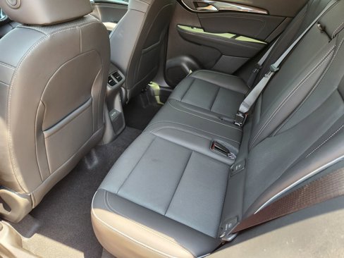Used 2023 Buick Envision Essence image 34