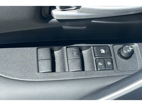 Used 2025 Toyota Corolla SE image 12