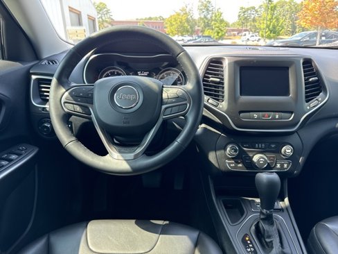 Used 2021 Jeep Cherokee Latitude Plus image 19