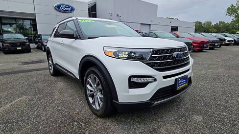 Certified 2022 Ford Explorer XLT w/ Equipment Group 202A image 2