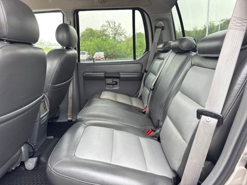 Used 2005 Ford Explorer Sport Trac XLT image 9