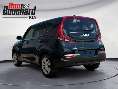 Certified 2022 Kia Soul LX image 4
