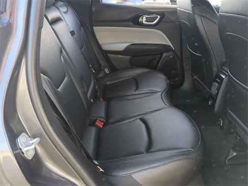 Used 2024 Jeep Compass Limited image 19