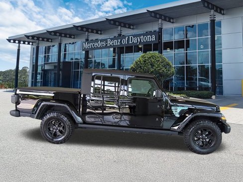 Used 2021 Jeep Gladiator Willys image 3