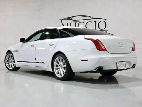 Used 2013 Jaguar XJ image 30