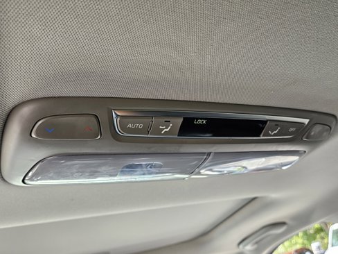 Used 2022 Kia Telluride EX w/ EX Premium Package image 15