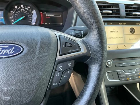 Used 2018 Ford Fusion SE w/ Fusion SE Technology Package image 27