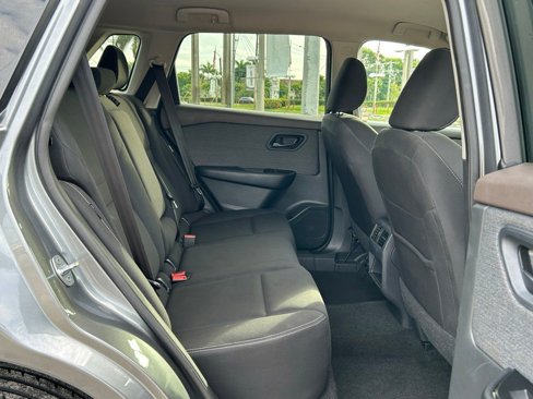 Used 2023 Nissan Rogue S image 30