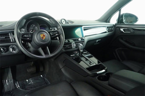 Used 2022 Porsche Macan image 92