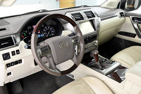 Used 2017 Lexus GX 460 Luxury w/ Preferred Accessory Package image 22