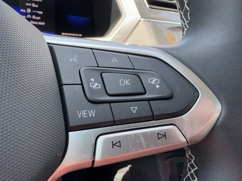 Certified 2022 Volkswagen Tiguan SE image 29