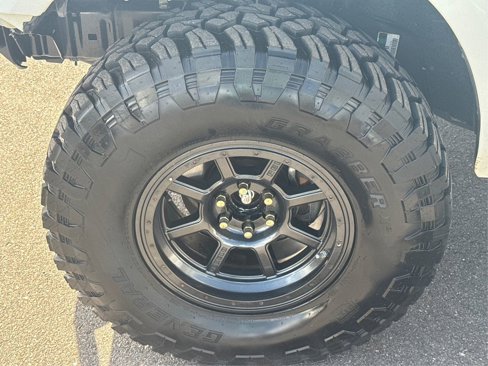 Used 2014 Nissan Frontier PRO-4X image 25