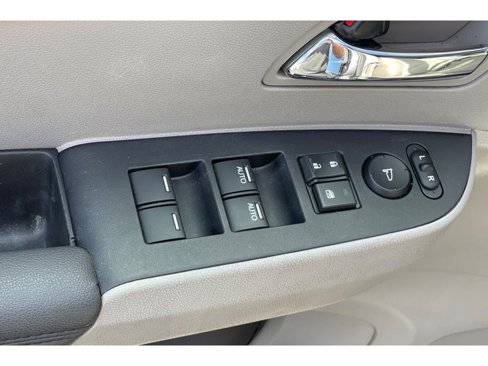 Used 2016 Honda Odyssey Touring Elite image 12