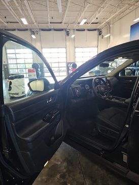 Used 2022 Nissan Pathfinder SV image 10
