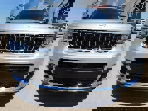 New 2025 Jeep Grand Cherokee L Laredo w/ Luxury Tech Group I image 2