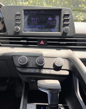 Used 2021 Hyundai Elantra SE image 24