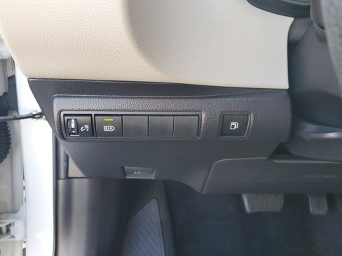 Used 2022 Toyota Corolla LE image 25