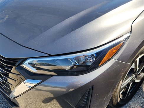 Used 2025 Nissan Sentra SV image 6