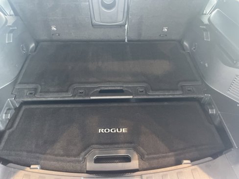 Used 2017 Nissan Rogue SL image 9