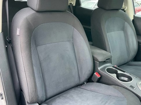 Used 2014 Nissan Rogue S w/ Convenience Package image 10