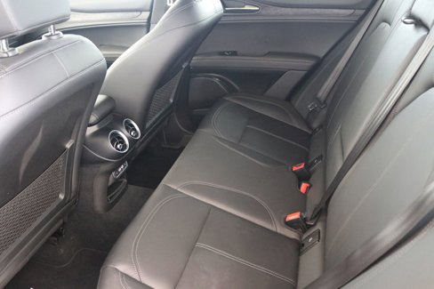 Used 2024 Alfa Romeo Stelvio Sprint image 15